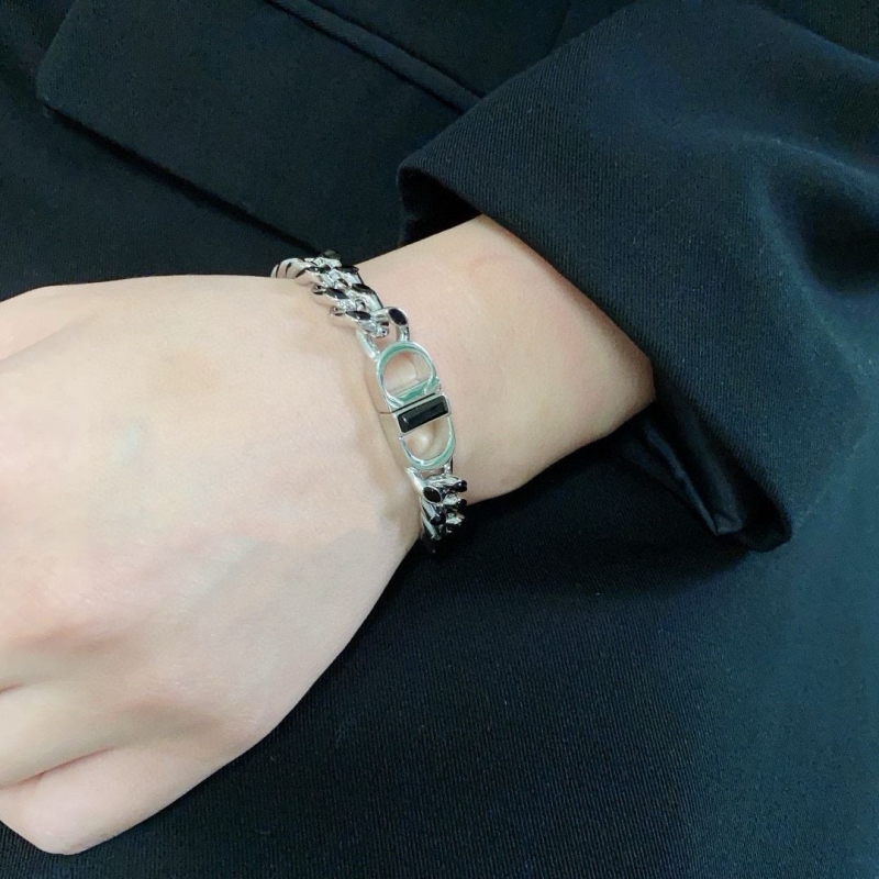 chr1st1an D10r bracelets